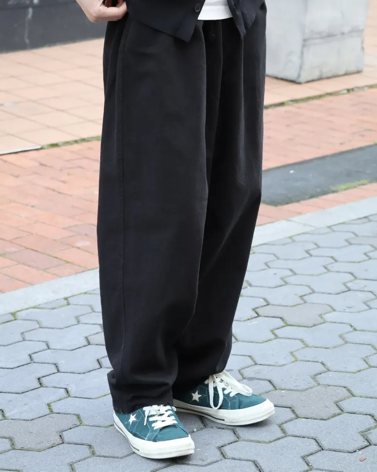 COMOLI / コットンダックス テーパードパンツ (D01-03010)