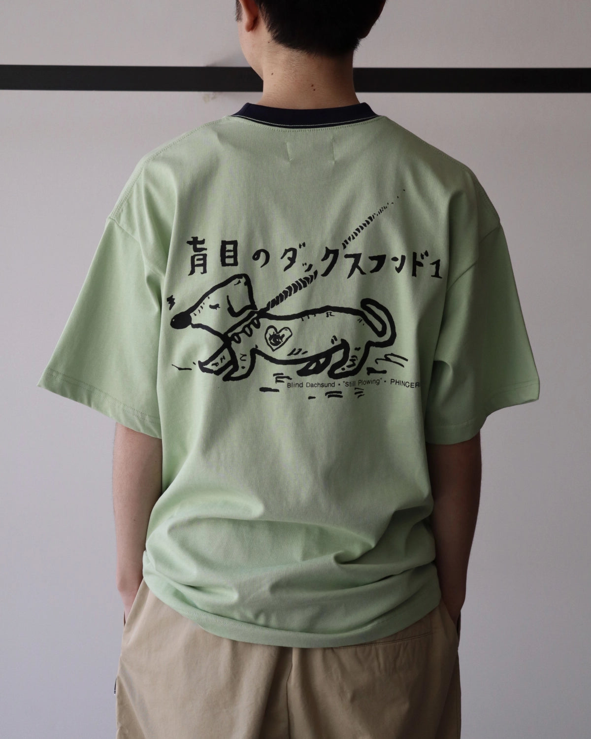 PHINGERIN / BLIND DACHSHUND T-SHIRT (PD-261-LCS-044)