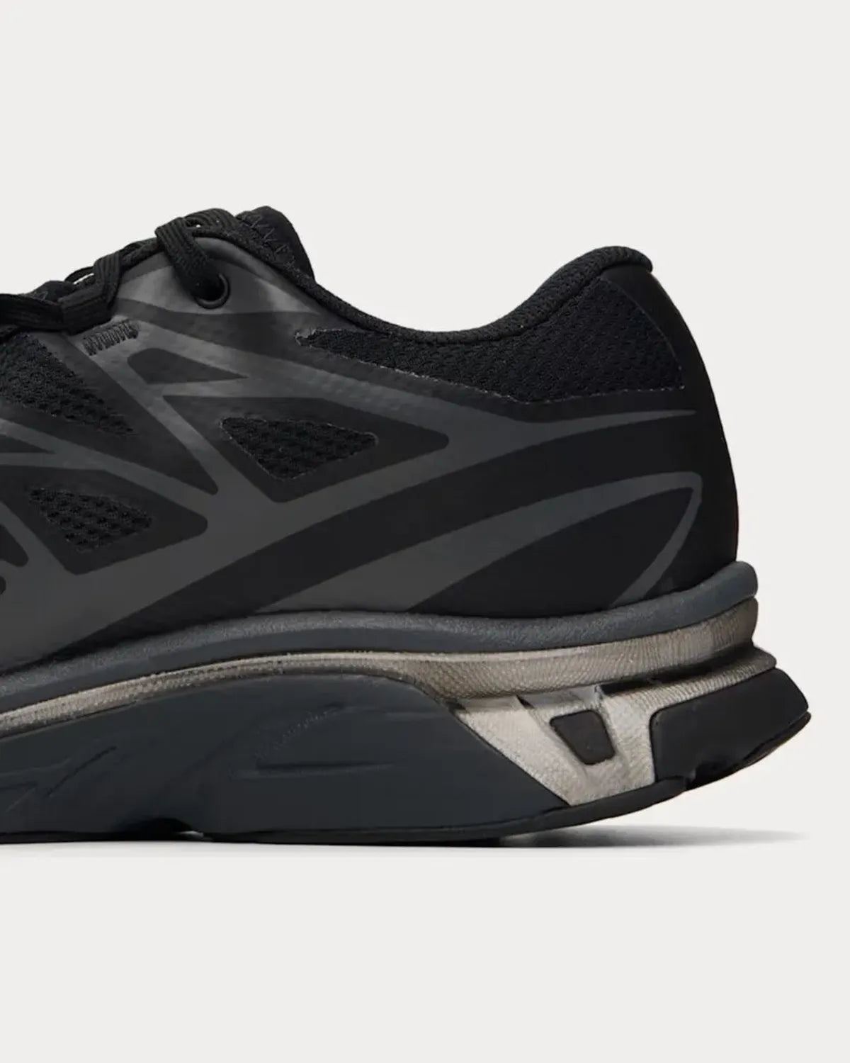MM6 × SALOMON / XT-MM6 (SH1WS0020P6303)