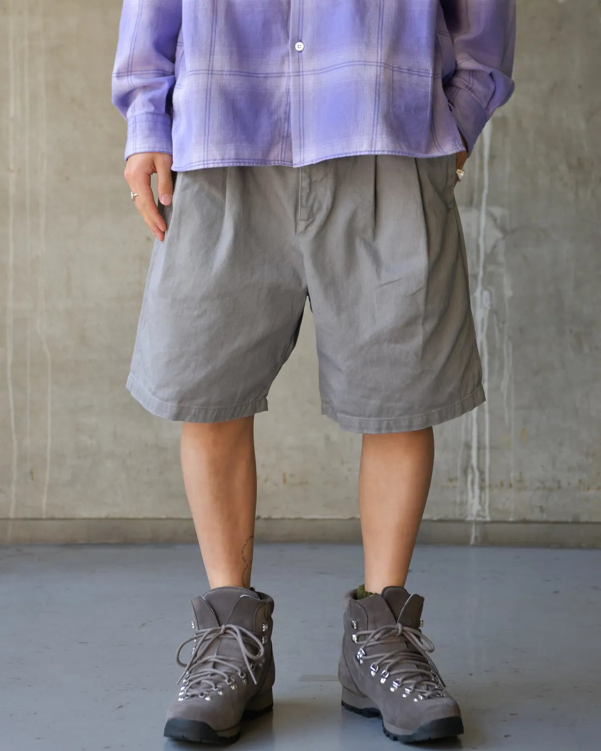 NONNATIVE / OFFICER CHINO SHORTS COTTON TWILL PIGMENT DYE (NN-P4819)