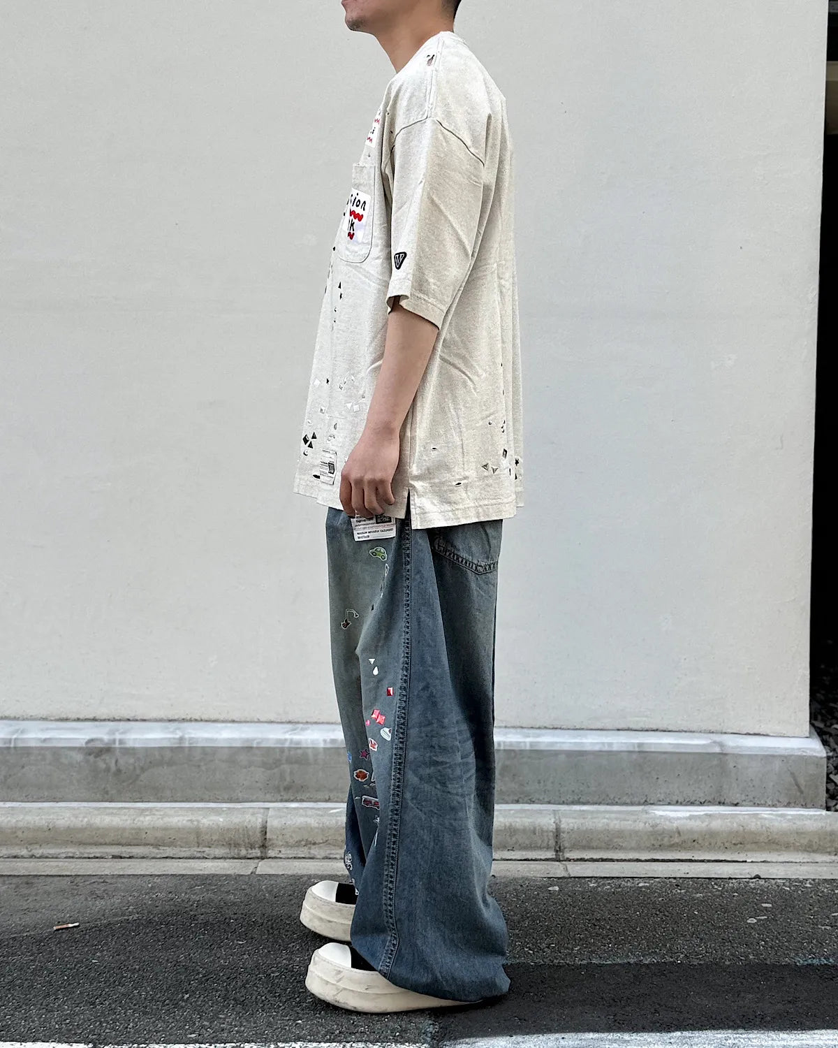 Maison MIHARA YASUHIRO / Embellished Sticker T-shirt (A16TS592)