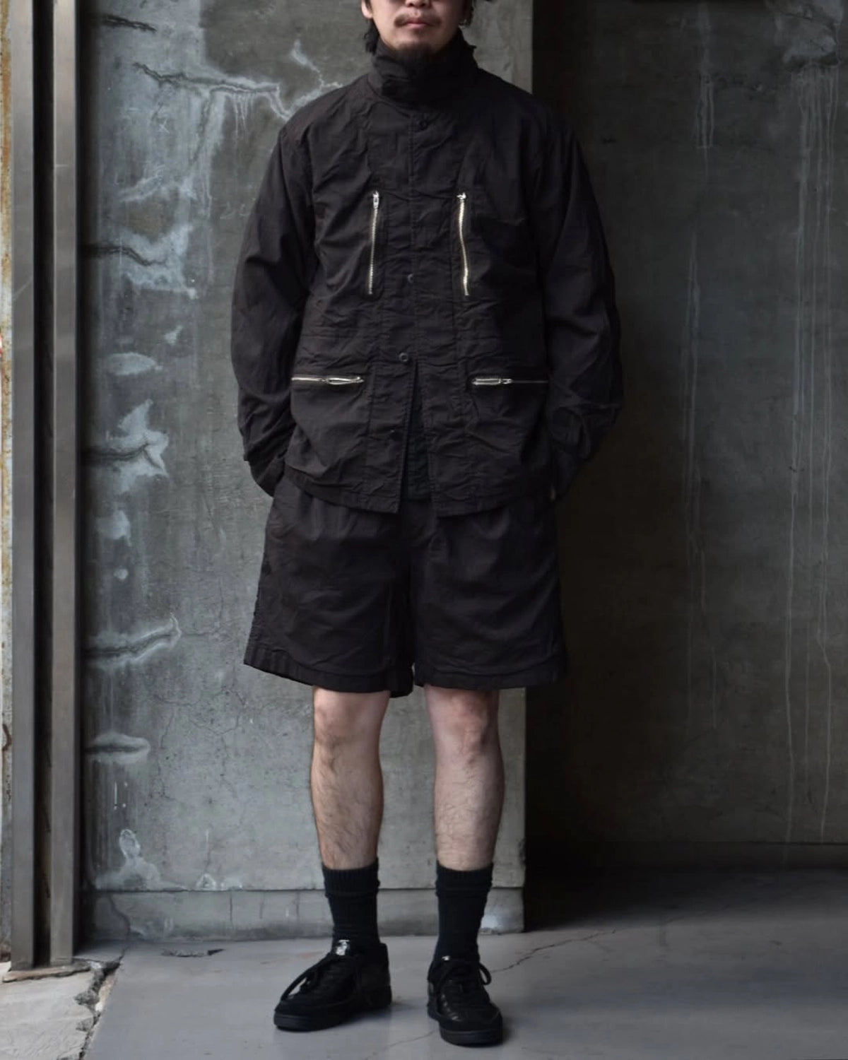 ISSUETHINGS / type82-w (25a/82-w/c-01)