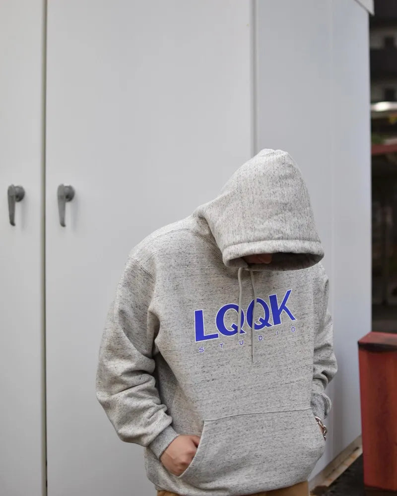 LQQK STUDIO / MIDWEIGHT FLEECE LOGO HOODIE