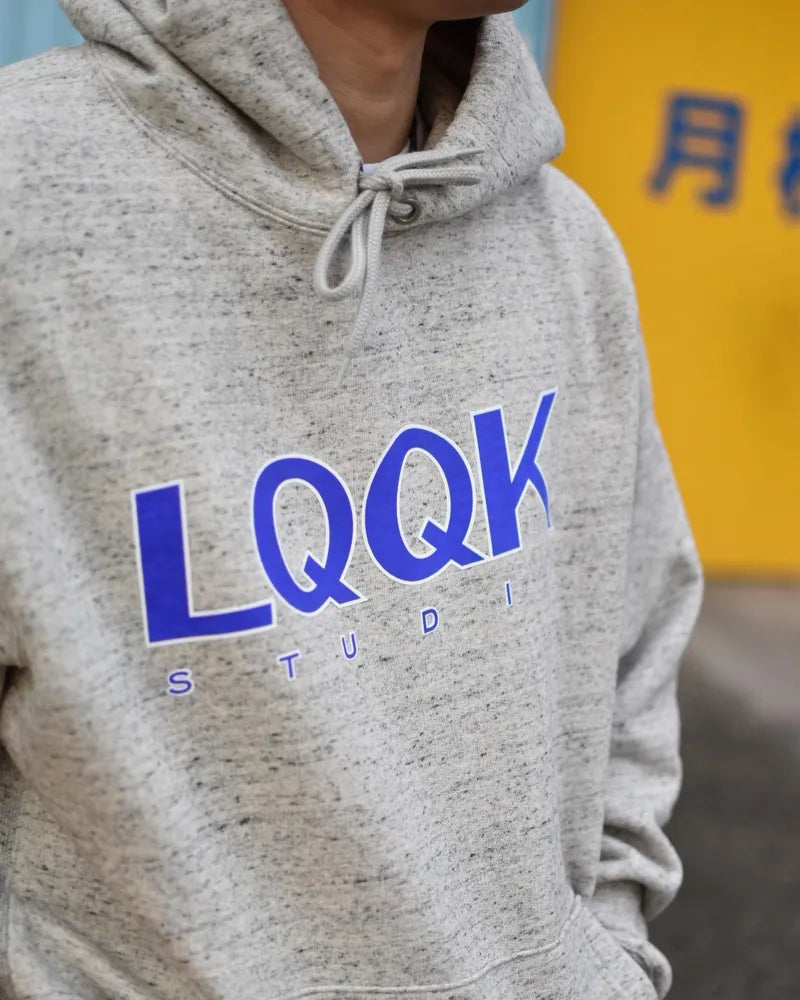 LQQK STUDIO / MIDWEIGHT FLEECE LOGO HOODIE