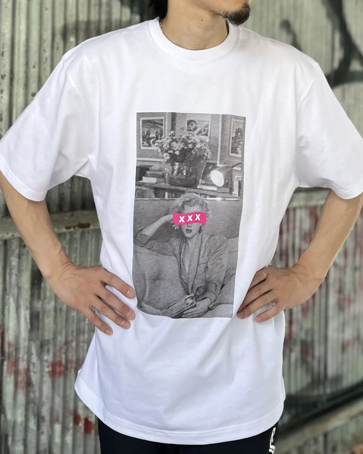 GOD SELECTION XXX / XXX Pink Box Logo Monochrome Photo Tee (GX-S26-ST-07)