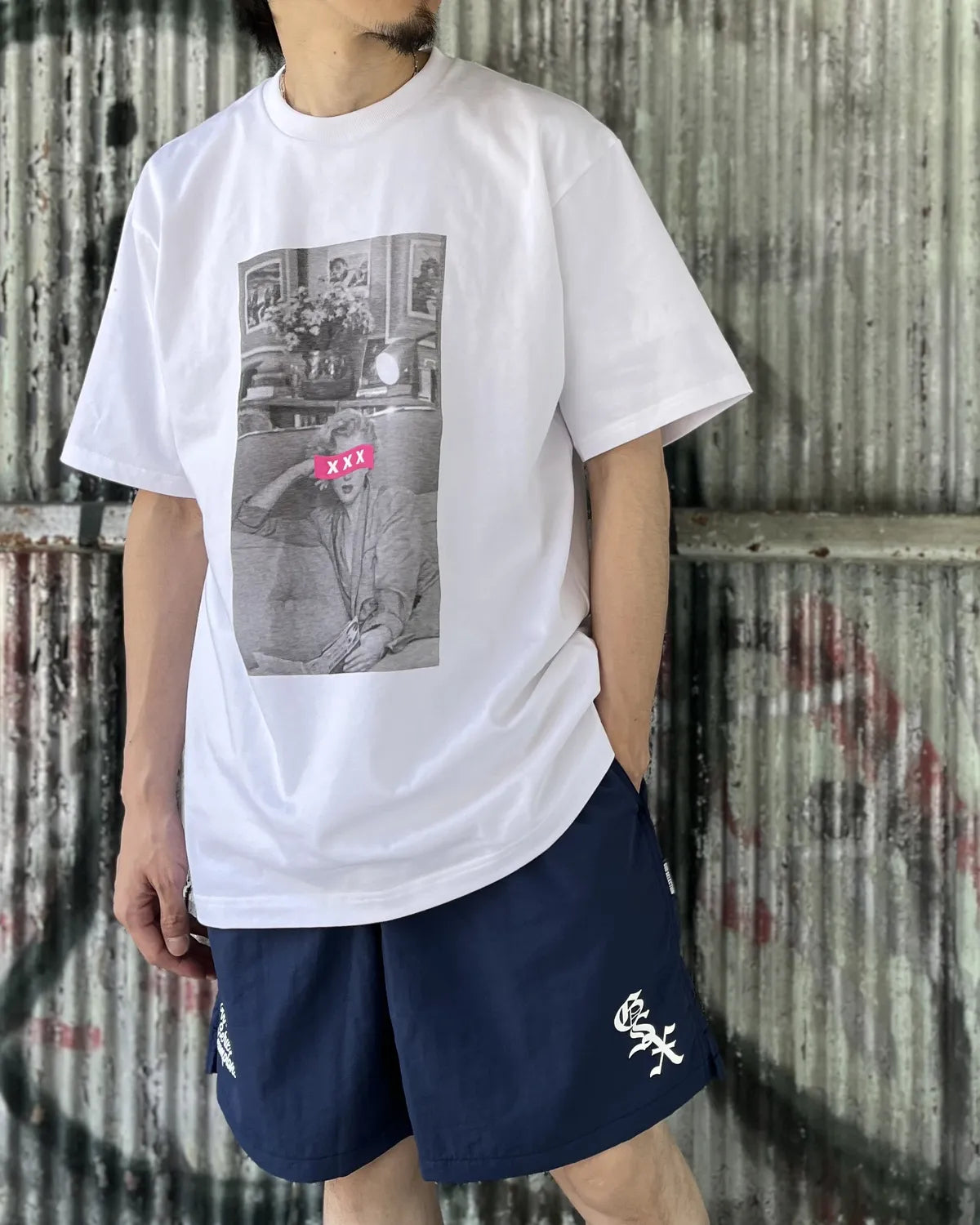 GOD SELECTION XXX / XXX Pink Box Logo Monochrome Photo Tee (GX-S26-ST-07)