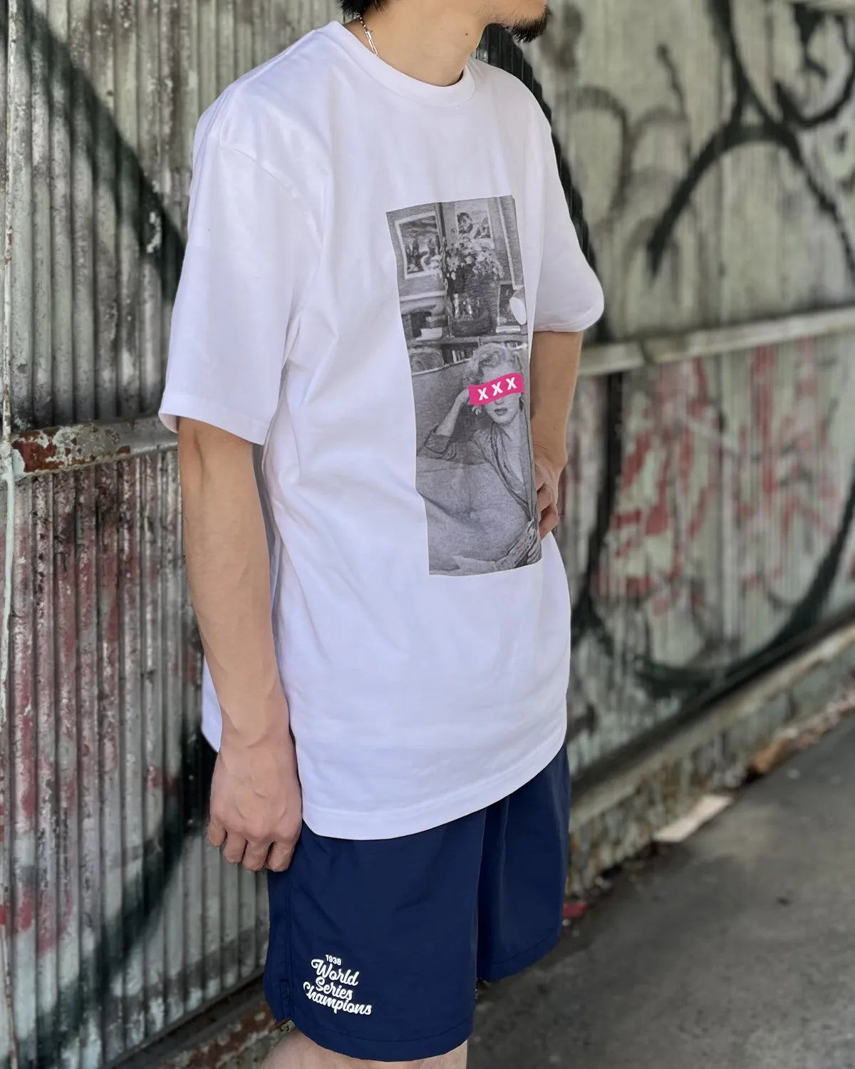GOD SELECTION XXX / XXX Pink Box Logo Monochrome Photo Tee (GX-S26-ST-07)