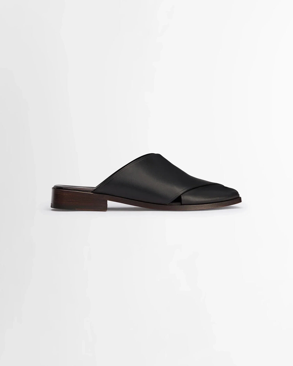 LEMAIRE の CROSS FLAT SANDALS (FO0163 LL0122)