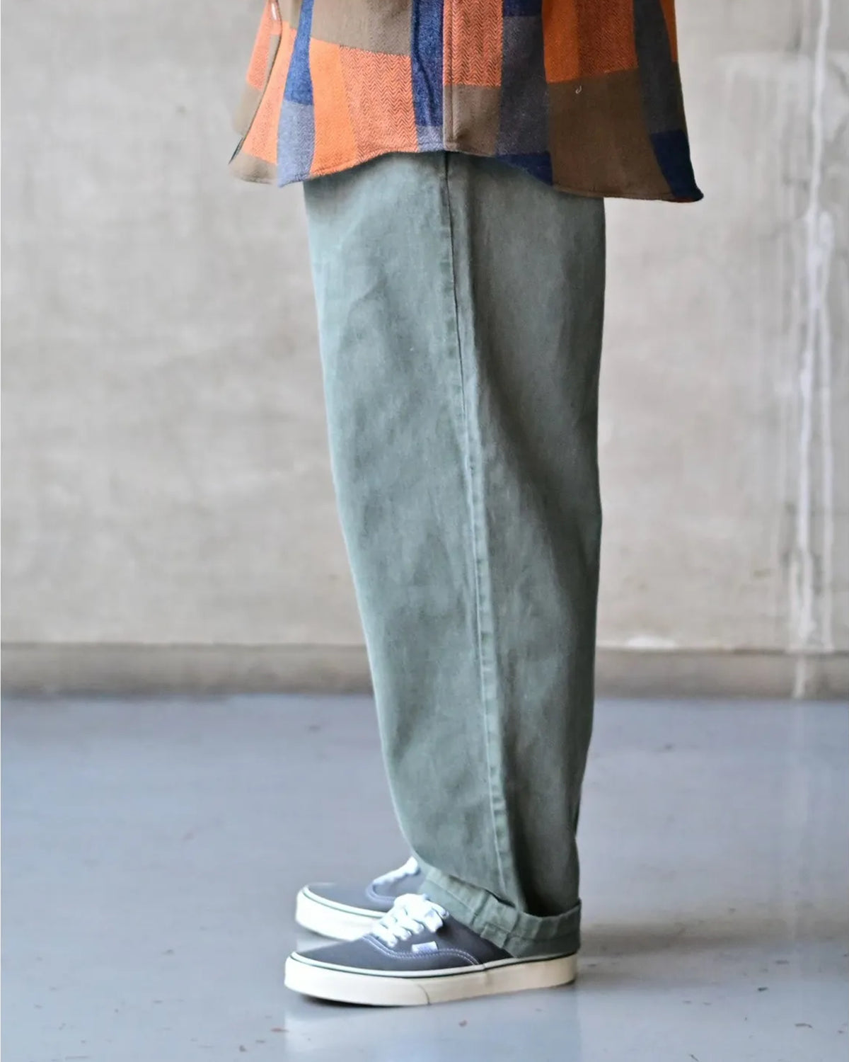 DESCENDANT / DC-6 TWILL TROUSERS PIGMENT DYE (262WVDS-PTM01)