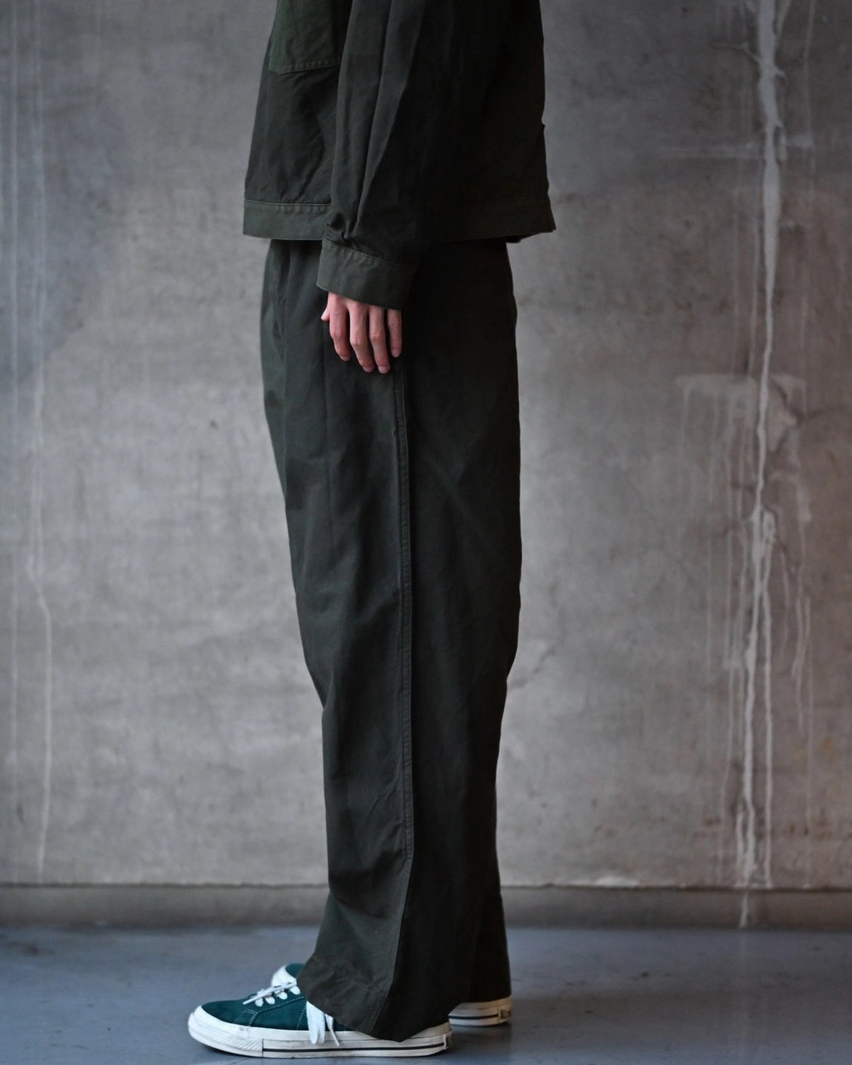 A.PRESSE / Vintage Cotton Silk Oiled Tent Cloth Trousers (26AAP-04-12)