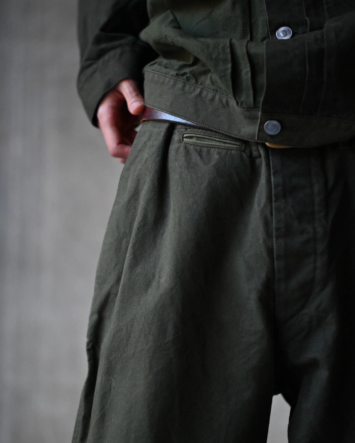 A.PRESSE / Vintage Cotton Silk Oiled Tent Cloth Trousers (26AAP-04-12)