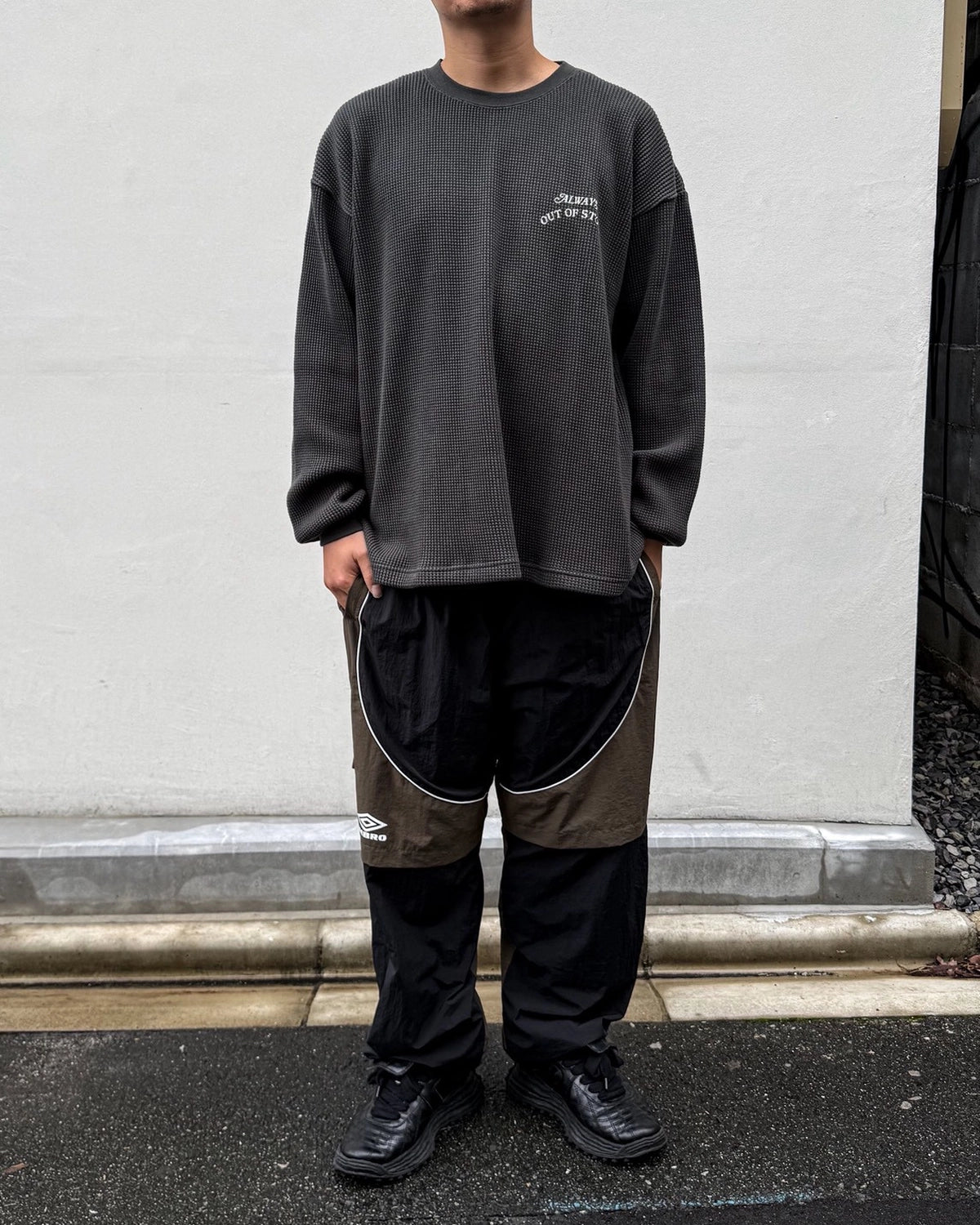 ALWAYS OUT OF STOCK / BASIC LOGO THERMAL L/S TEE (HA-026203404)