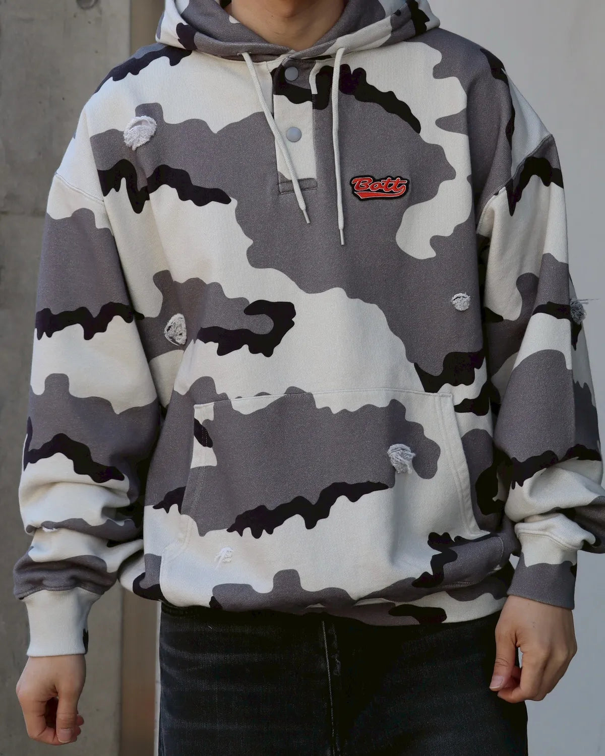 BoTT / Henley-Neck Camo Hoodie