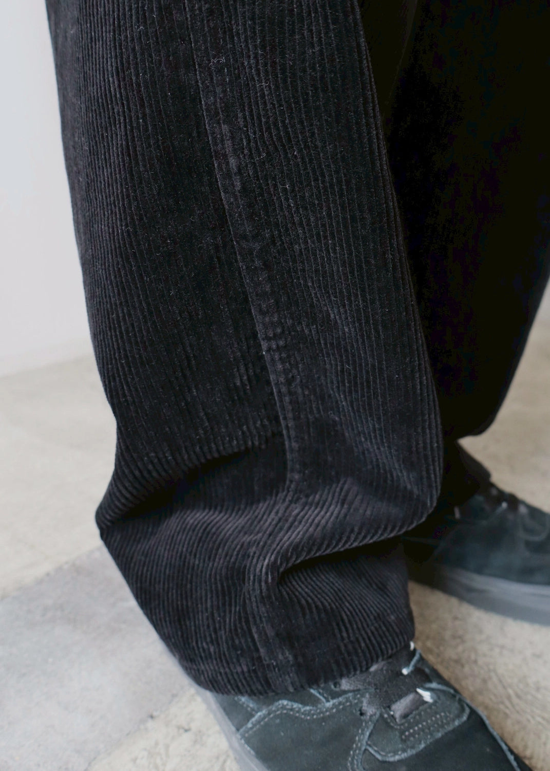 COMOLI / コーデュロイ ワークパンツ (C03-03016)