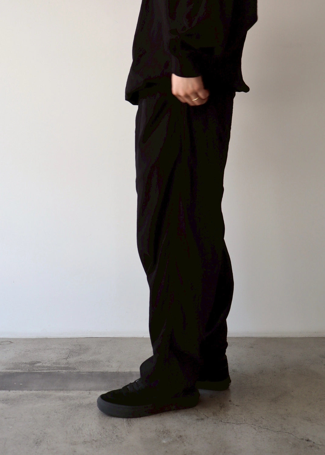 COMOLI / オックス ドローストリング パンツ (B01-03010)