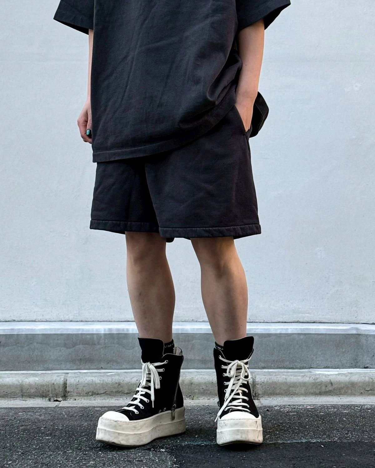 ESSENTIALS / SIGNATURE CLASSIC SHORT (160SP262003F)