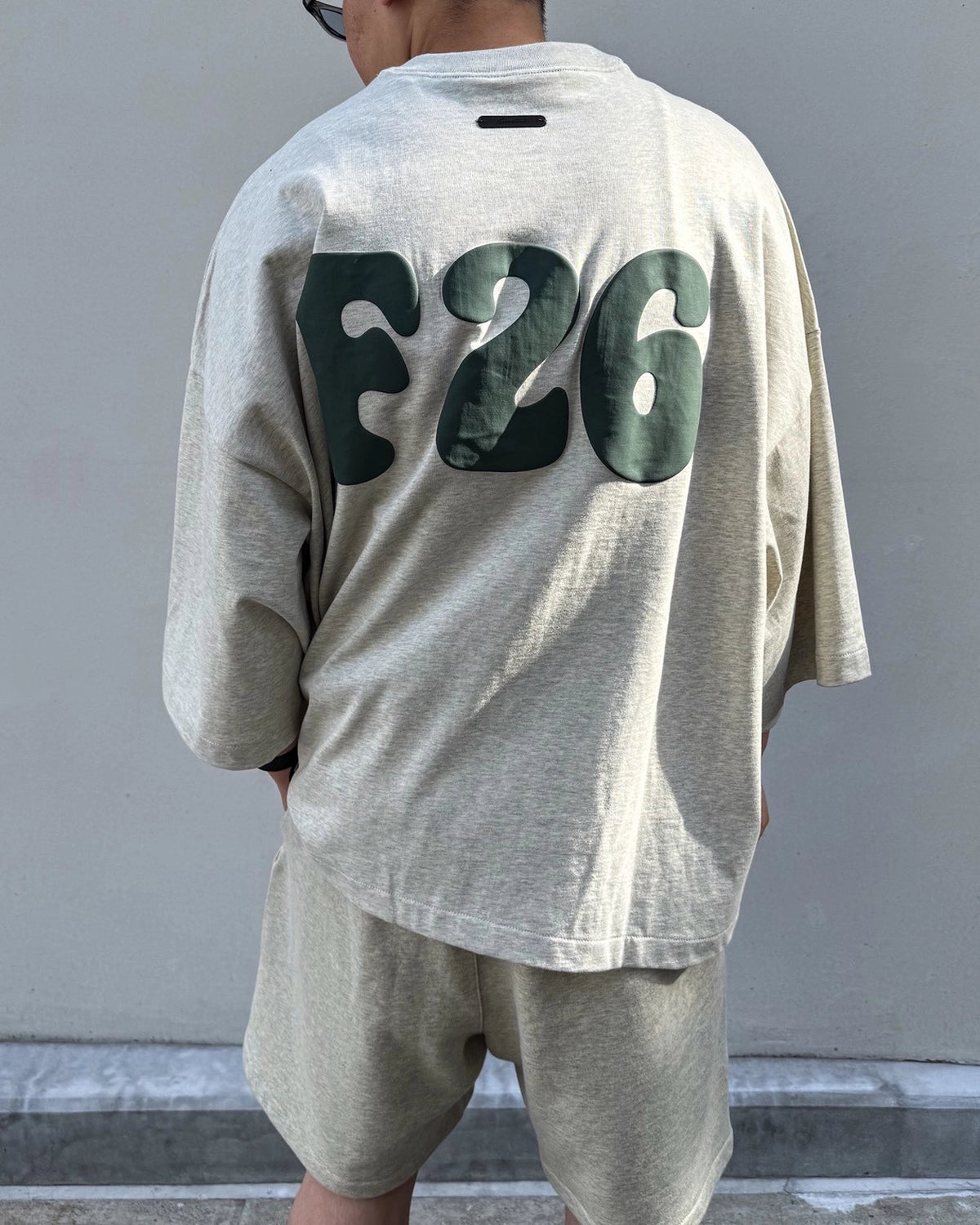 ESSENTIALS / Merch Tee Boxy Fit (RW00382-0134)