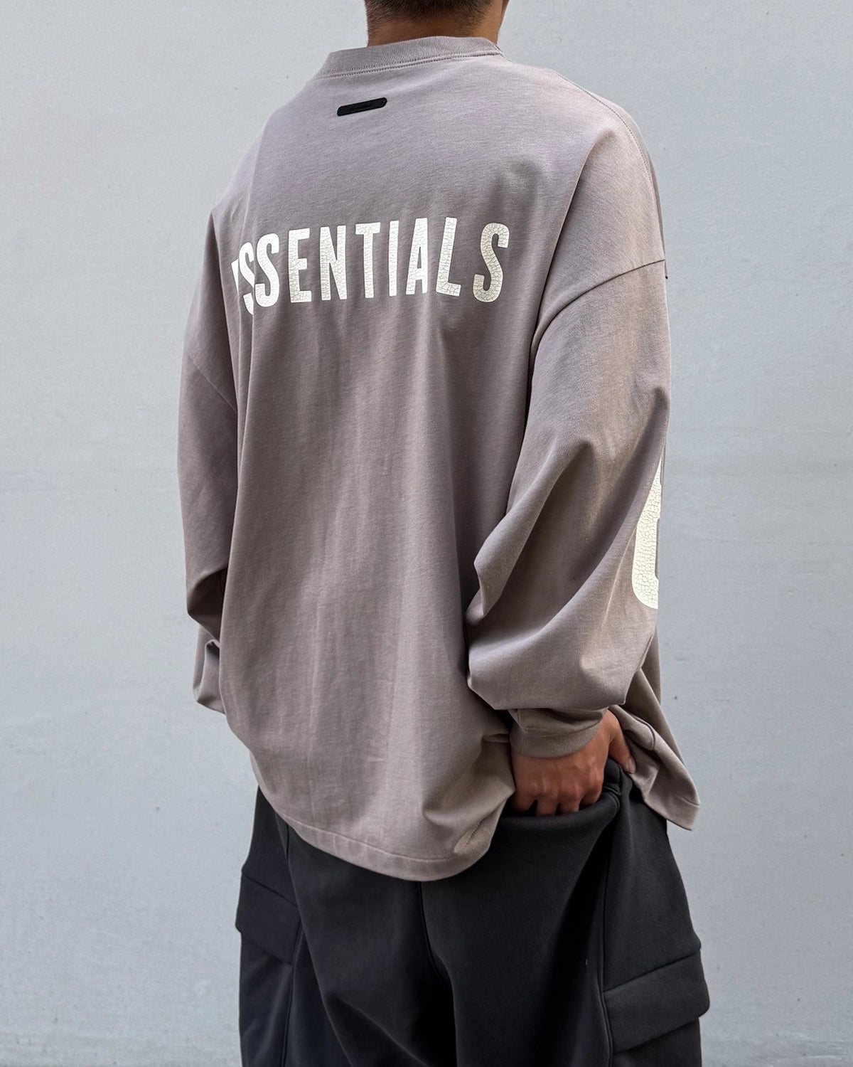 ESSENTIALS / Merch Long Sleeve Tee (RW00381-0225)