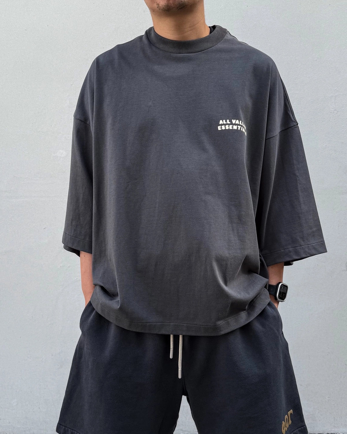 ESSENTIALS / Merch Tee Boxy Fit (RW00384-0032)