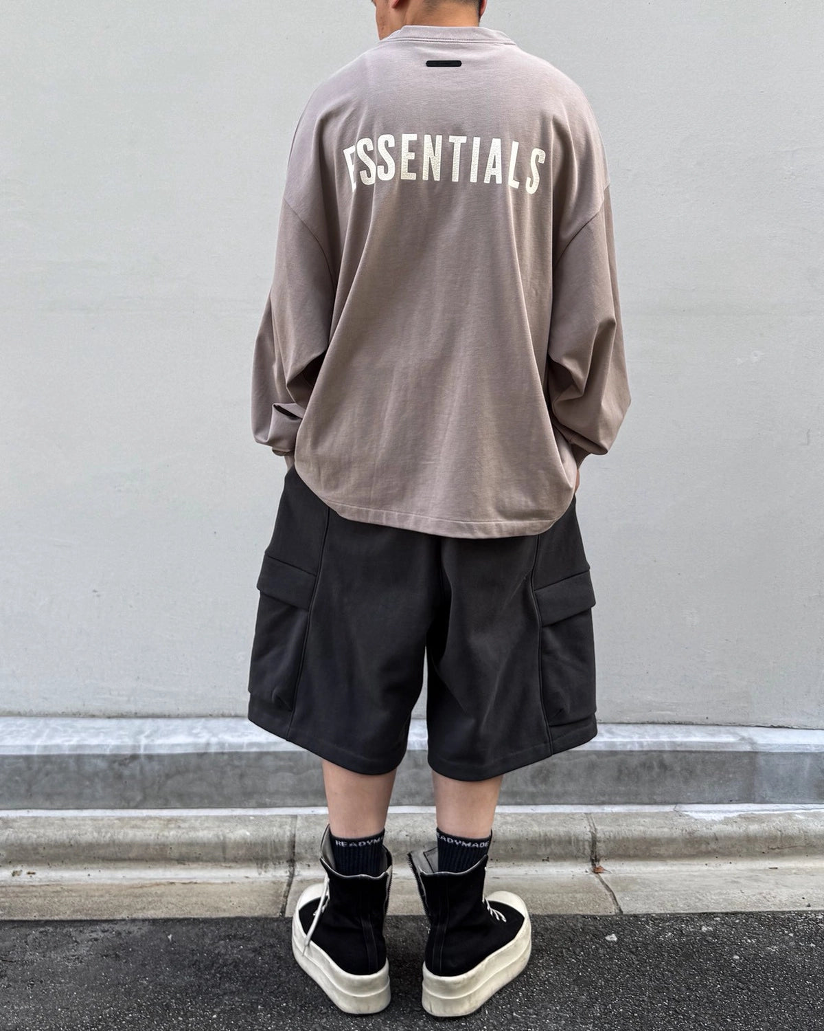 ESSENTIALS / Merch Long Sleeve Tee (RW00381-0225)