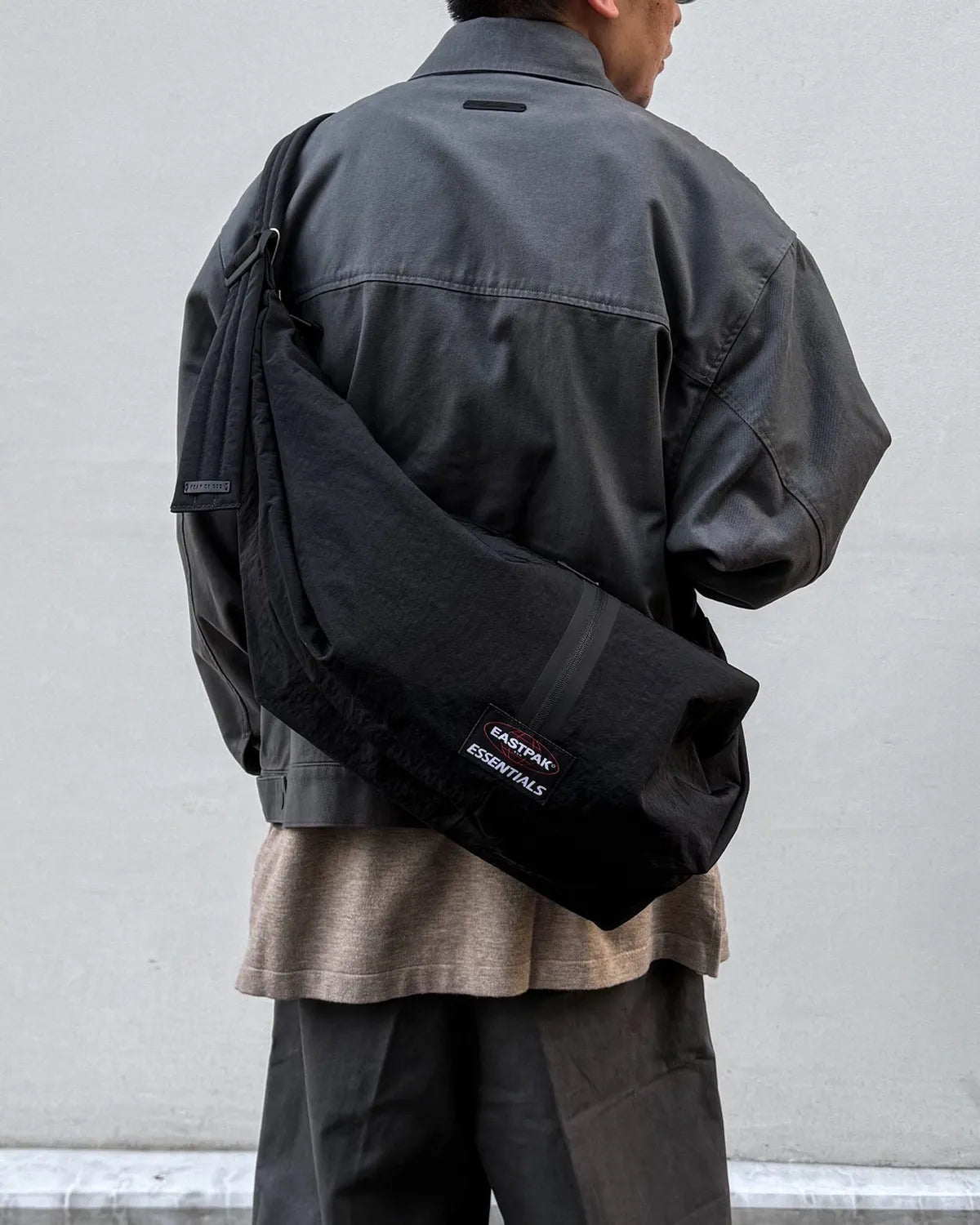 ESSENTIALS/HOODIE