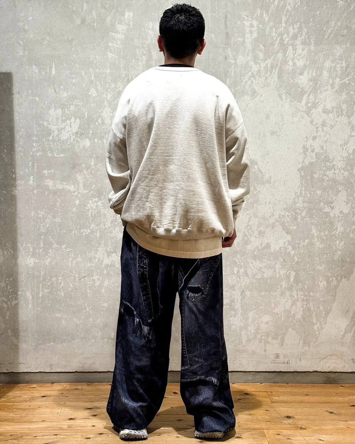 Emotionaly Unavailable /  EU PRISONER CREW SWEAT (EU-HR8-0000-014)