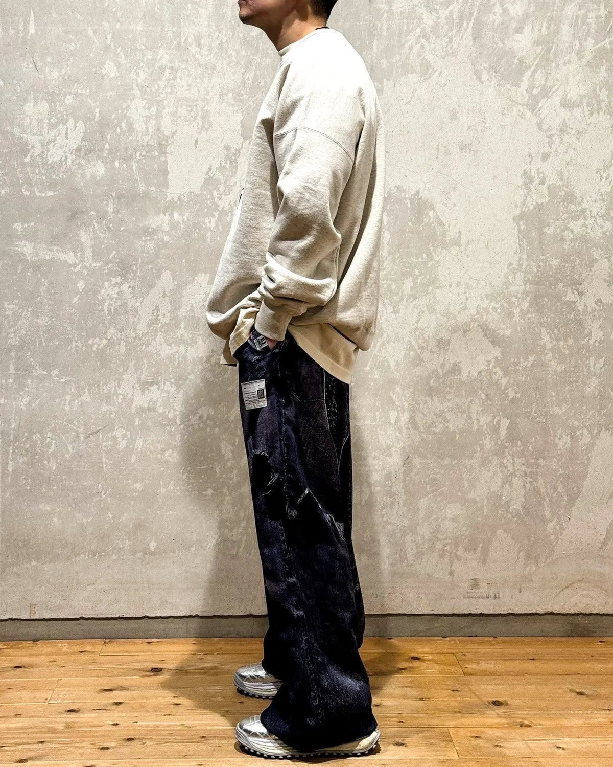 Emotionaly Unavailable /  EU PRISONER CREW SWEAT (EU-HR8-0000-014)