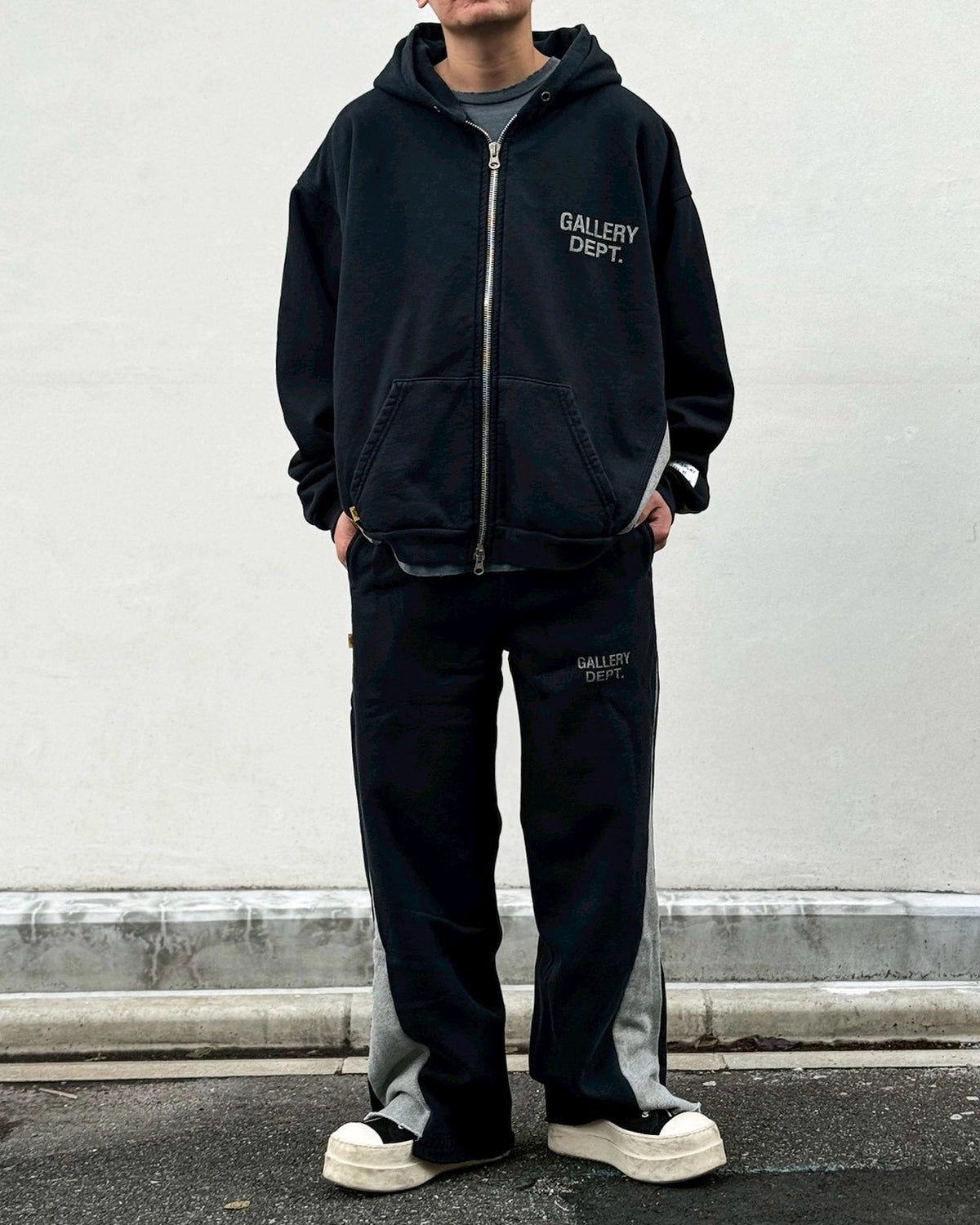 GALLERY DEPT. / CONTRAST PANEL SWEATSHIRT (OUT006)