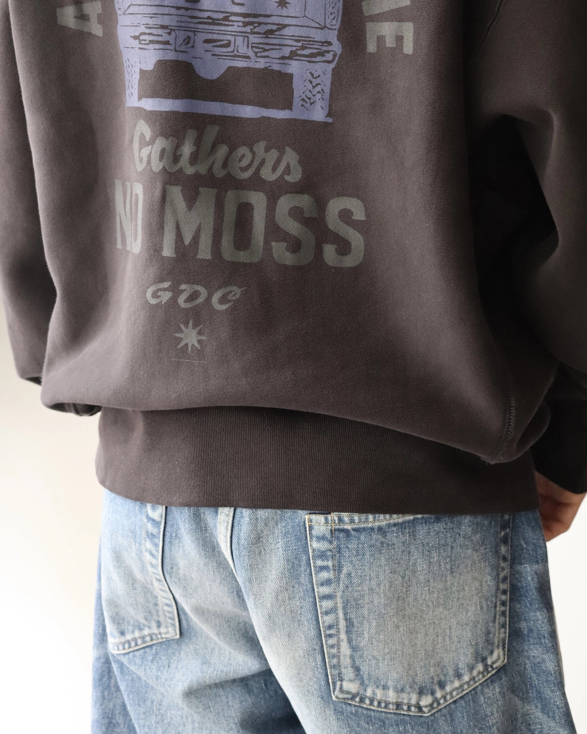 GDC × NUTTS ART WORKS / Art Fede Crew Sweat (GD0515-0204)