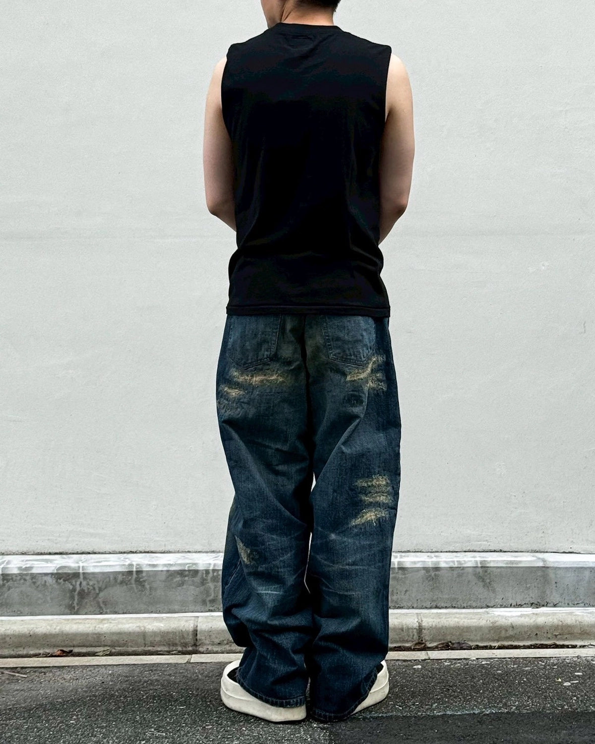 KAMIYA / Typography Print Sleeveless T-shirt (G16TS094)