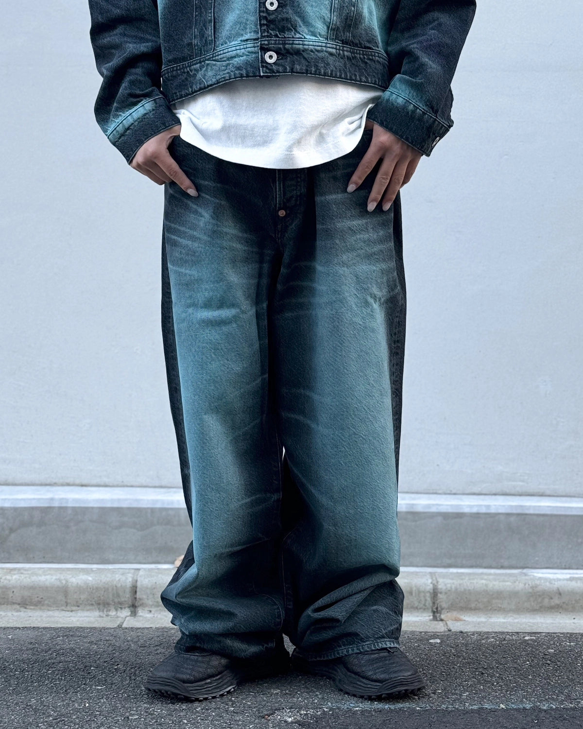 KENZO / ターンアップワイド フィット ジーンズ イン ジャパニーズ デニム (FG55DP4246K7)
