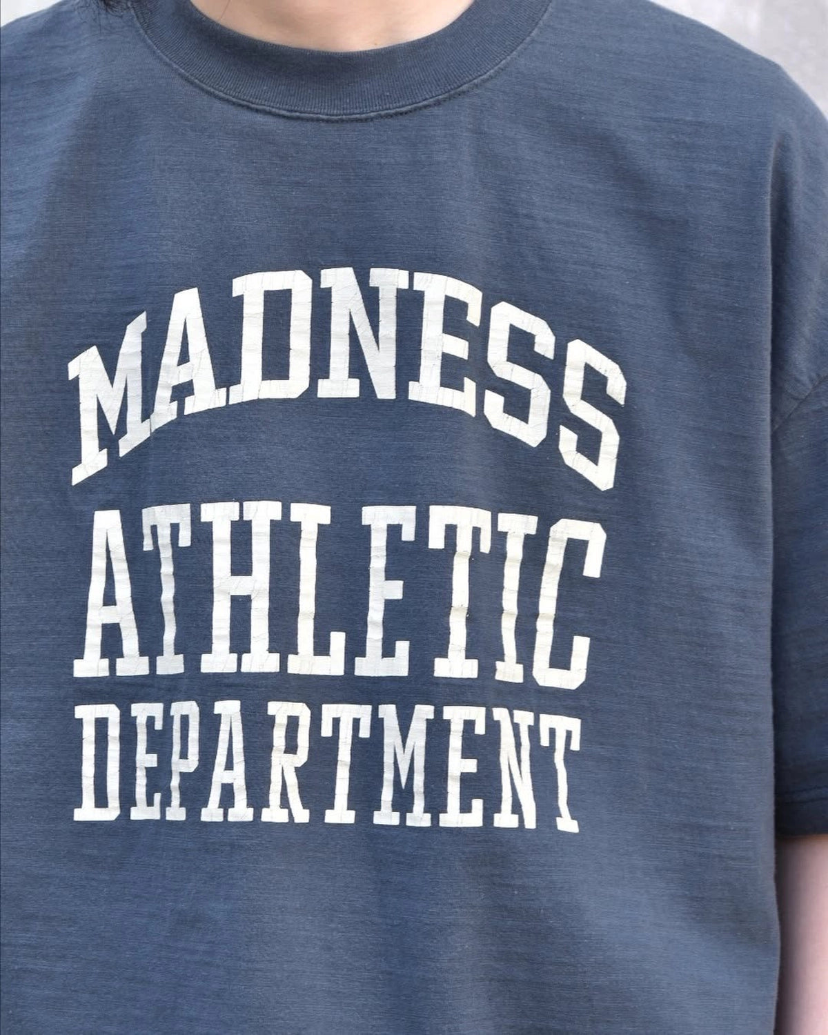 MADNESS / VINTAGE COLLEGE T-SHIRT (25SS-T-JTE01-D001)