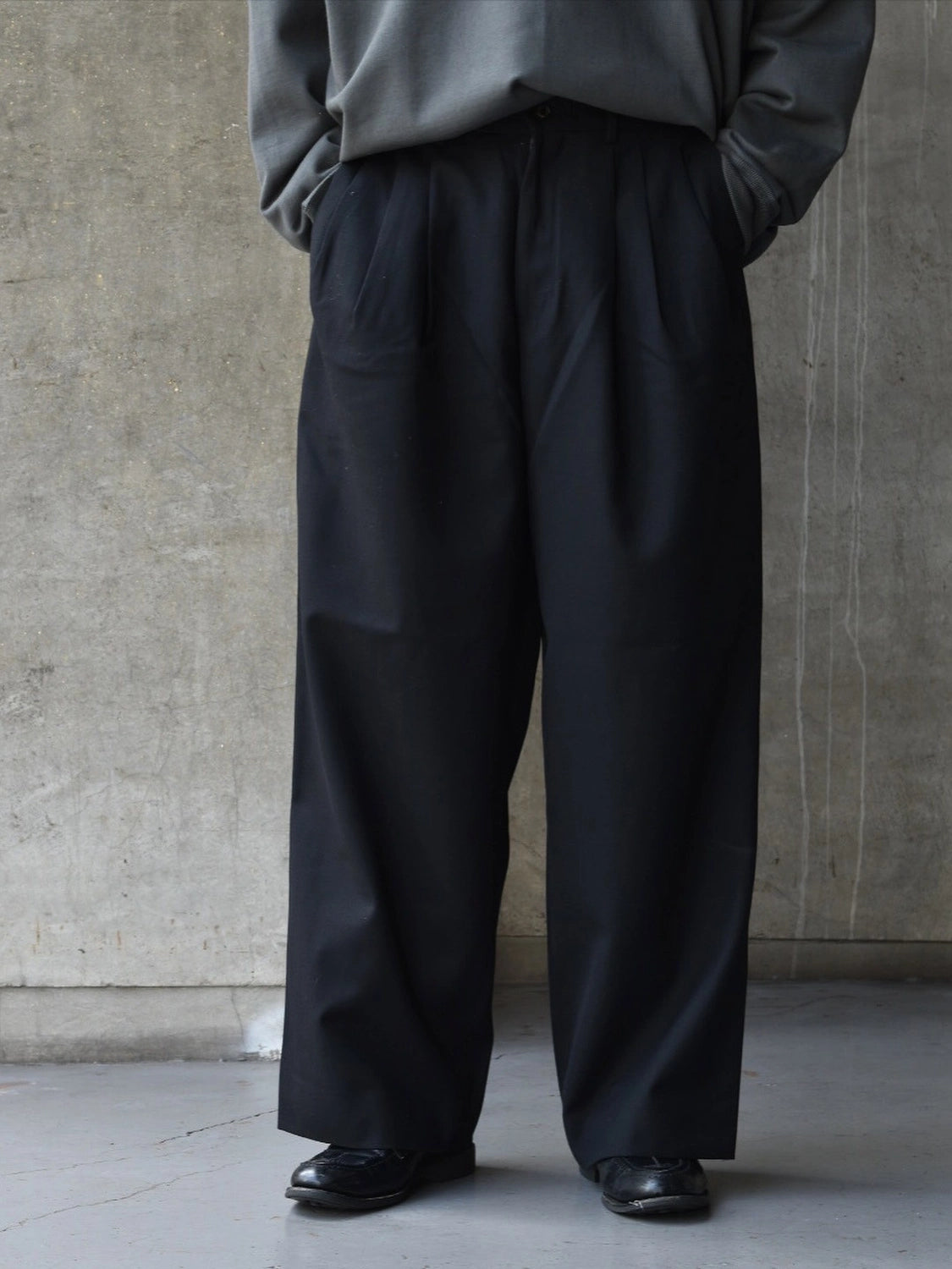 MARKAWARE / Organic Wool Survival Cloth® Triple Pleated Wide Trousers (A25C06PT02C)