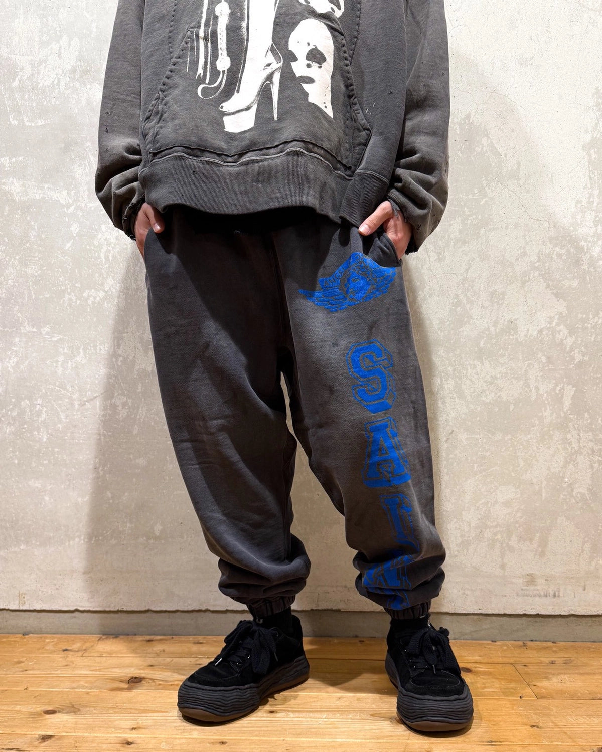 ©︎SAINT Mxxxxxx / SWEAT PANTS / ANGEL (SM-HR1-0000-060)
