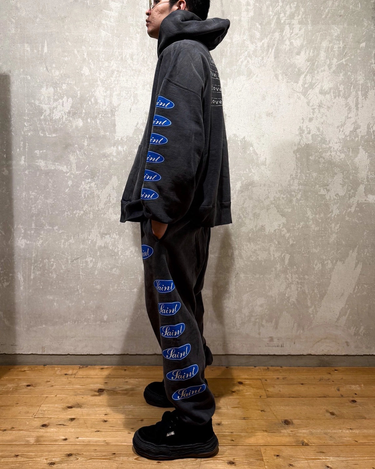 ©︎SAINT Mxxxxxx / SWEAT PANTS / LOVE AMONG (SM-HR1-0000-061)