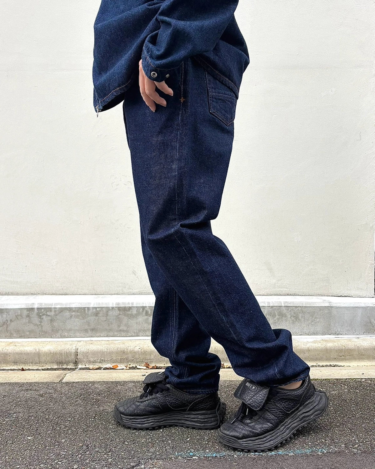 STONE ISLAND / レギュラーストレートフィット ファイブポケット ジーンズ (L2S14J100005S00J7)