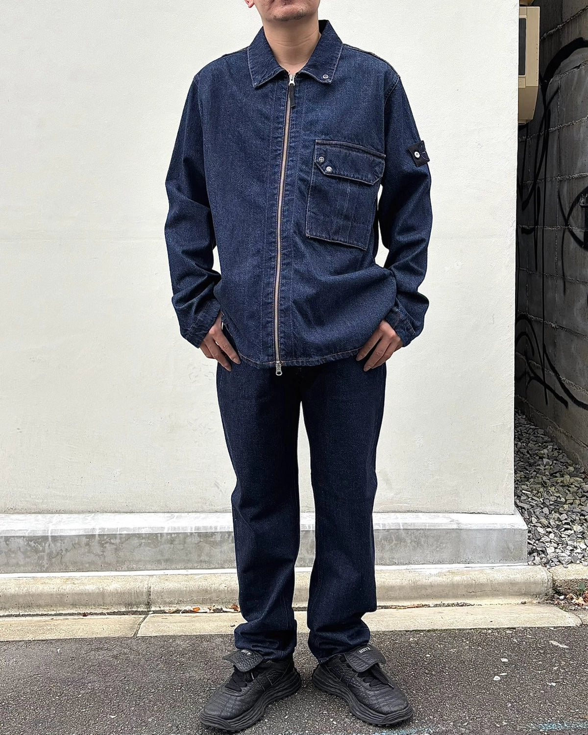 STONE ISLAND / レギュラーストレートフィット ファイブポケット ジーンズ (L2S14J100005S00J7)