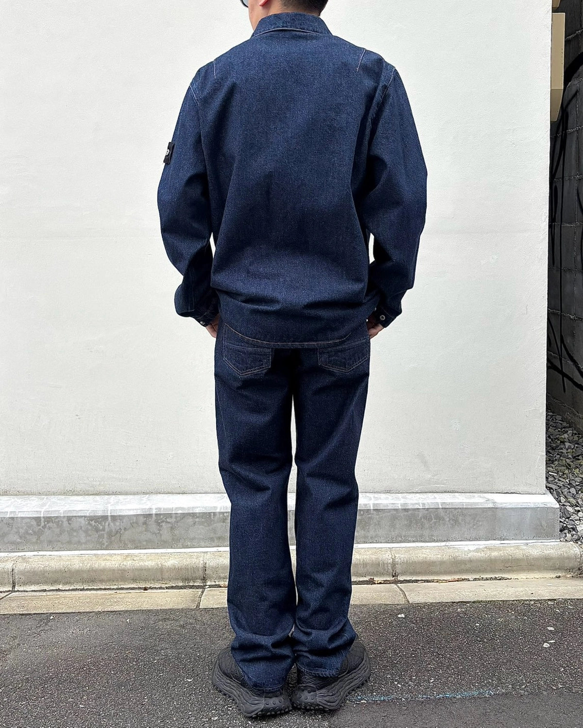 STONE ISLAND / レギュラーストレートフィット ファイブポケット ジーンズ (L2S14J100005S00J7)