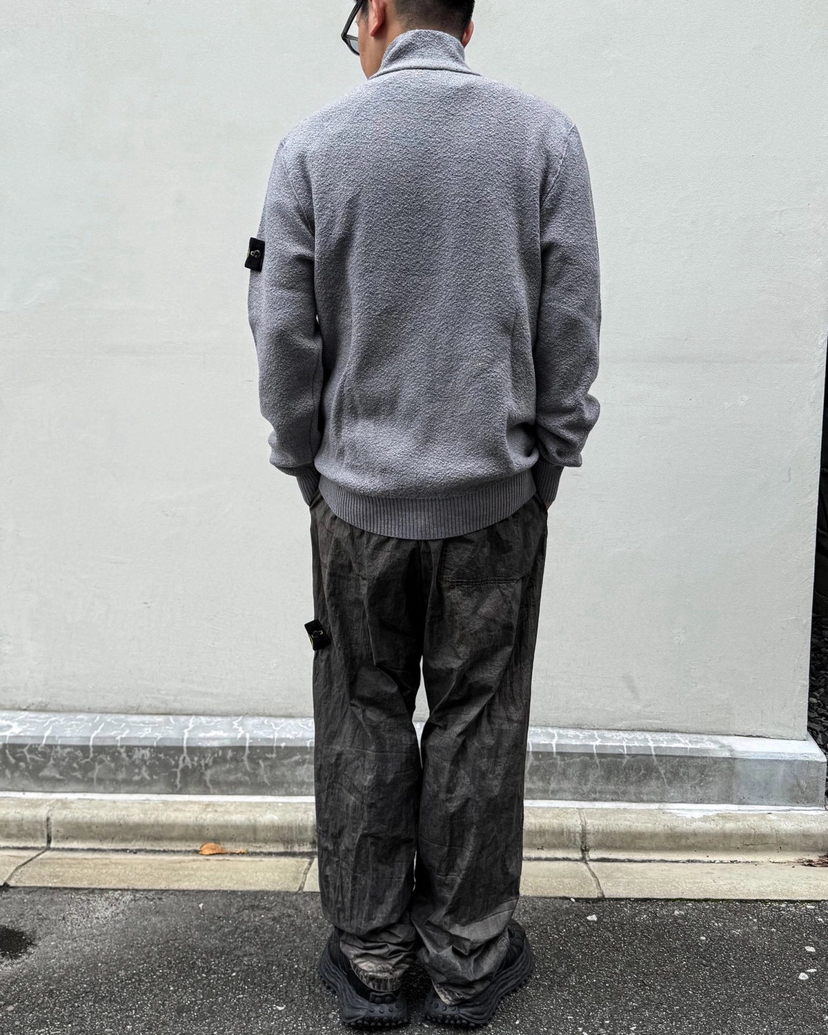 STONE ISLAND / PANTALONE LOOSE FODERATO CON (L2S153100057S0E16)