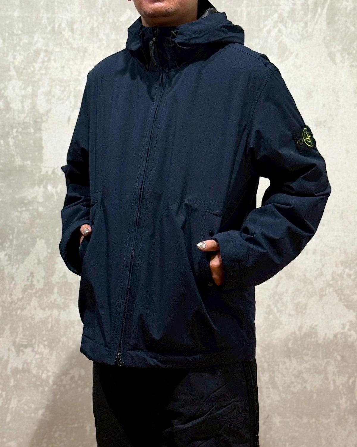 STONE ISLAND / SOFT SHELL-R_e.dye® TECHNOLOGY, RECYCLED POLYESTER, PRIMALOFT® INSULATION (K2S154100086)