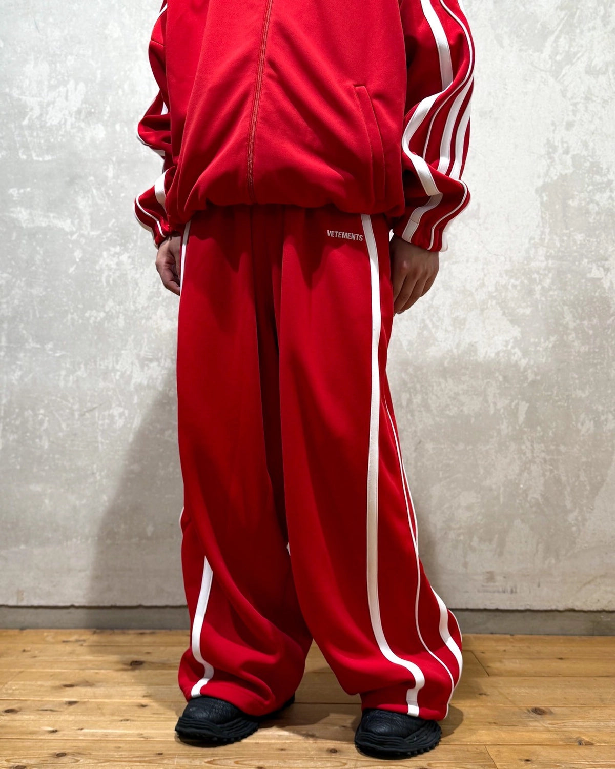 VETEMENTS / GYM PANTS (UH76GJ300R)