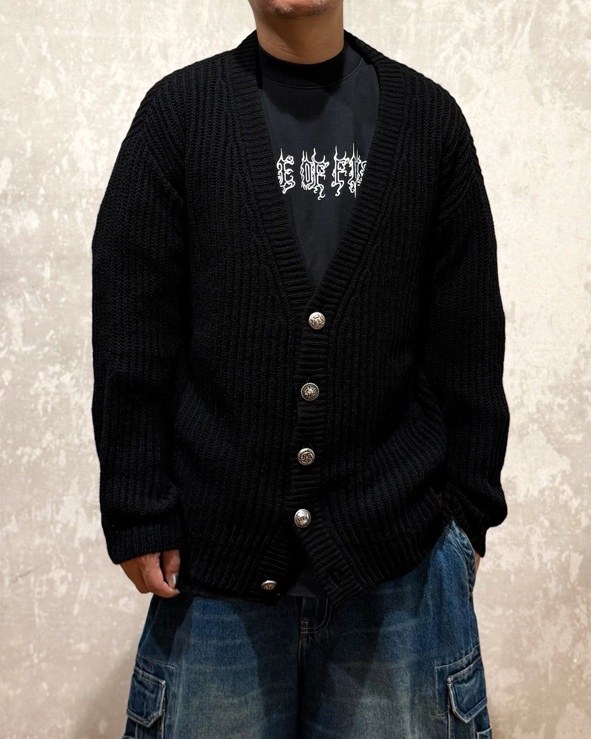VETEMENTS / MULTIBUTTON CARDIGAN (UH76KN250B)