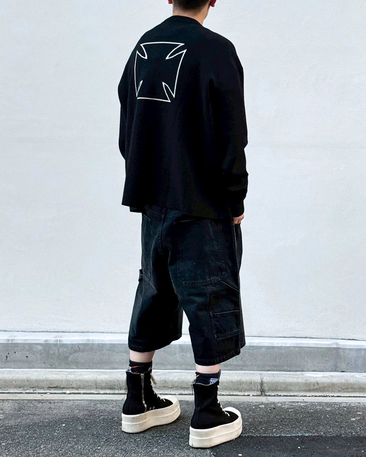 VETEMENTS / DOUBLE BIKER CROSS LOGO SWEATER (ME76KN099B)