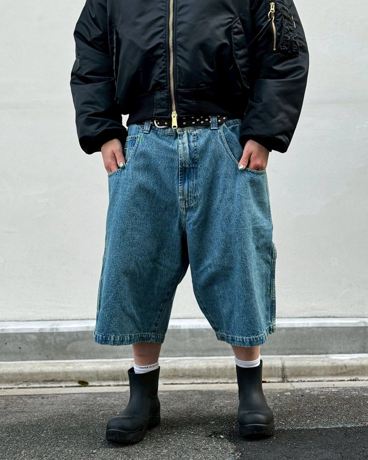 VETEMENTS / BIKER CROSS HIP-HOP DENIM SHORTS (ME76DP094N1)