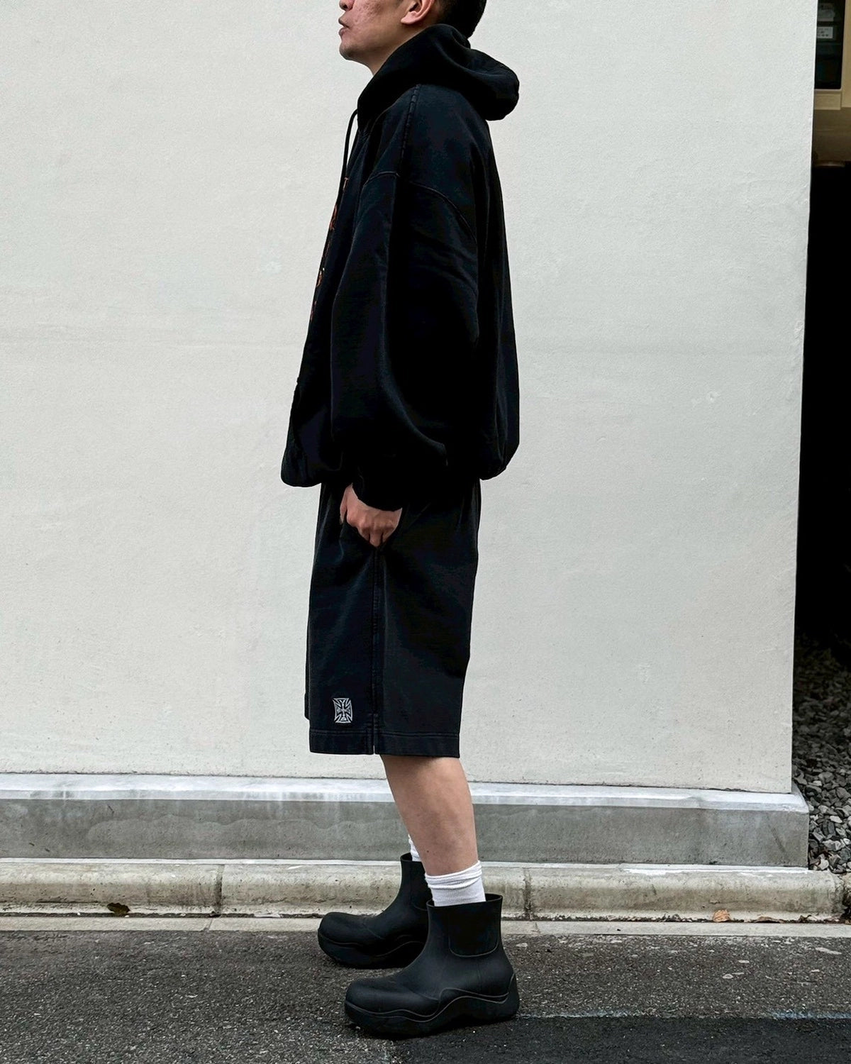 VETEMENTS / BIKER CROSS LOGO SHORTS (ME76SS163B)