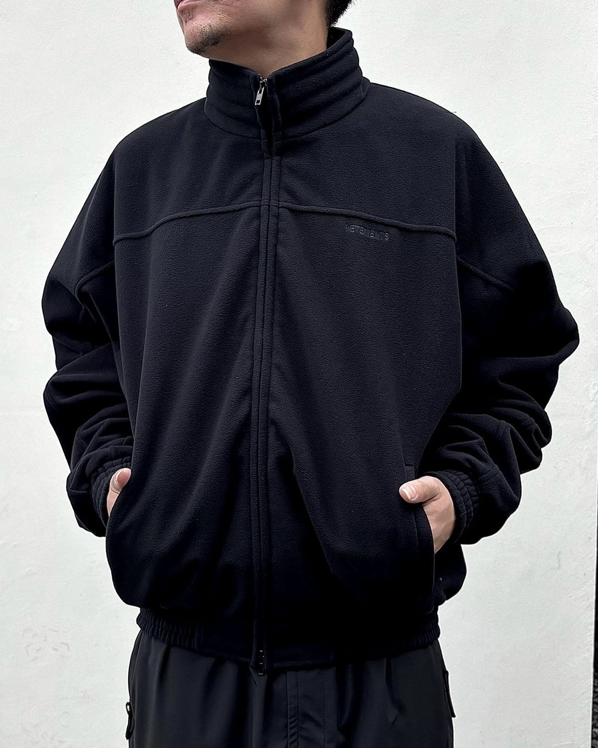 VETEMENTS / BLACK OUT FLEECE JACKET (MH27TJ110B)