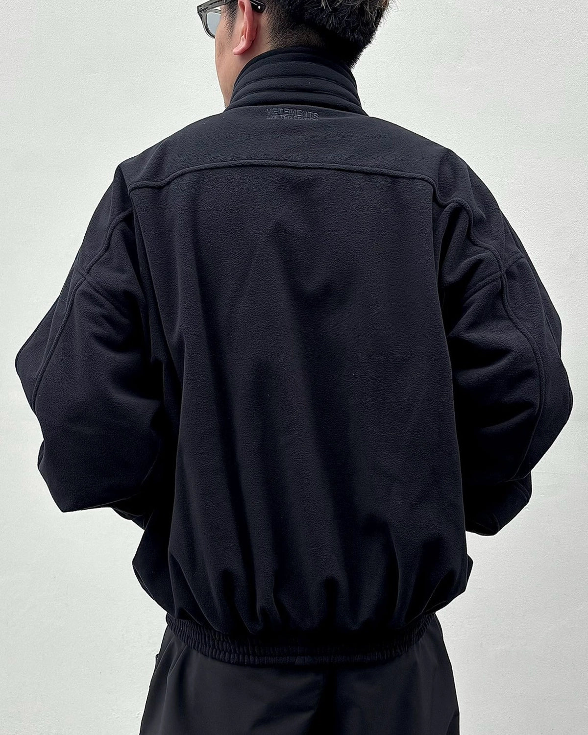 VETEMENTS / BLACK OUT FLEECE JACKET (MH27TJ110B)