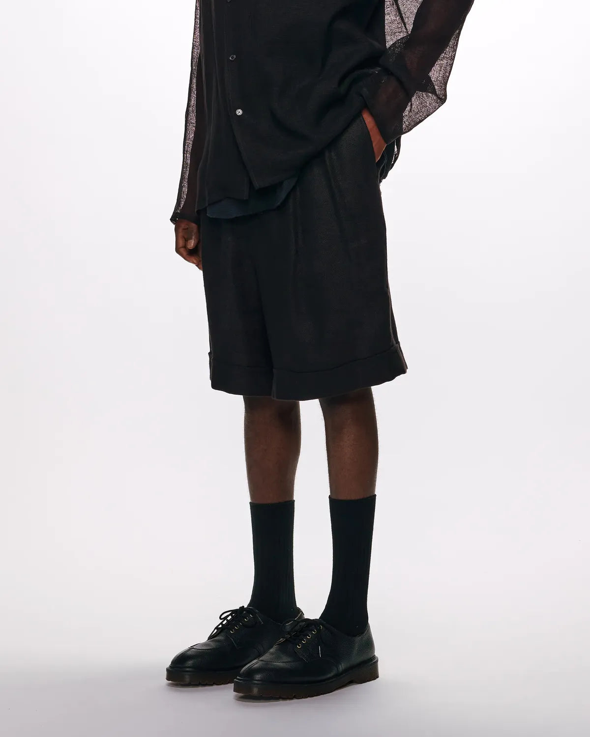 marka / OFFICER TWO TUCK SHORTS (M25A13PT02B)