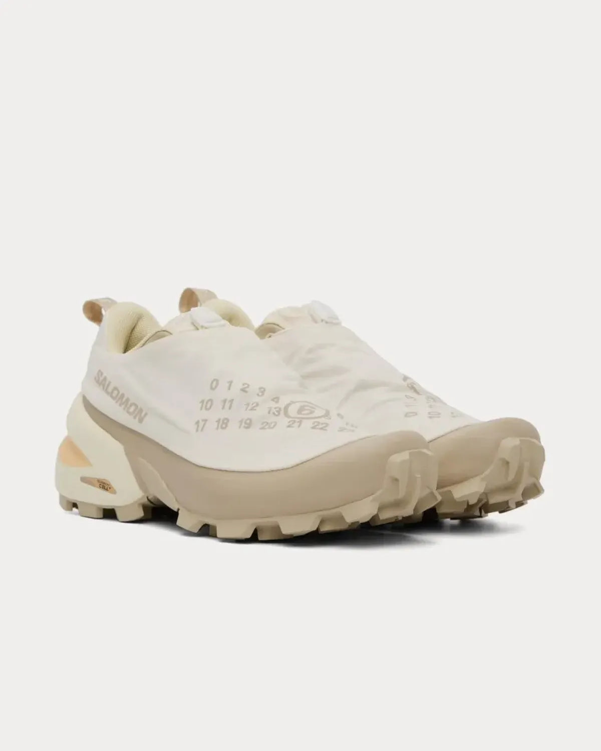 MM6 × SALOMON の CROSS DUST (SH1WS0026P7624)