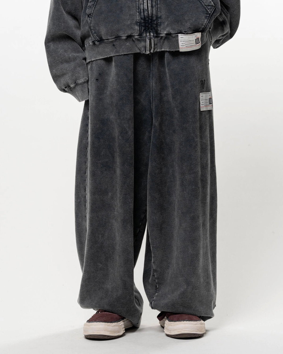 Maison MIHARA YASUHIRO の Bleached Sweat Pants (A17PT543)